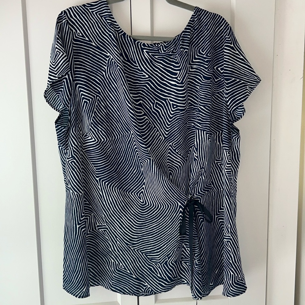 Navy and White Women's Top cap sleeve 3x